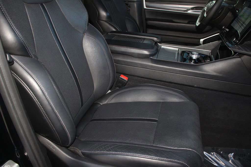 Used 2024 Jeep Wagoneer L Series II image 29