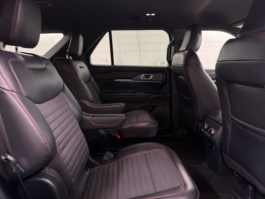 Certified 2026 Ford Explorer ST-Line w/ ST-Line Street Pack RWD image 32