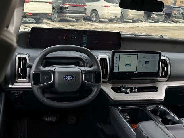 Certified 2025 Ford Expedition Active image 6