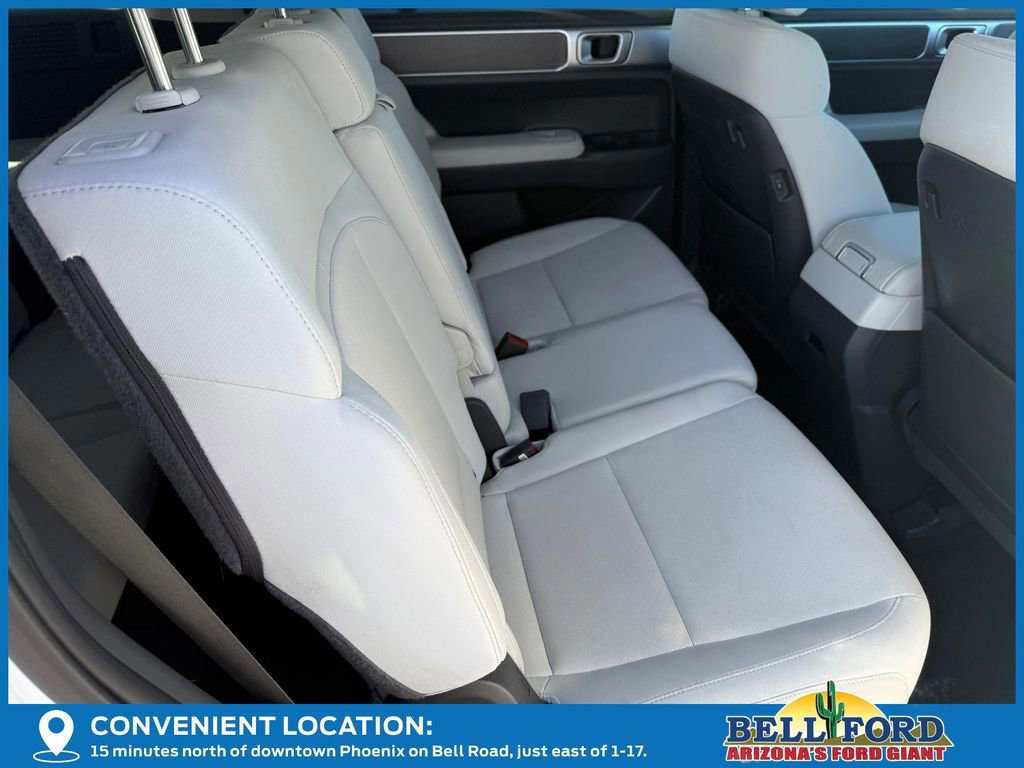 Used 2025 Hyundai Santa Fe SE image 11