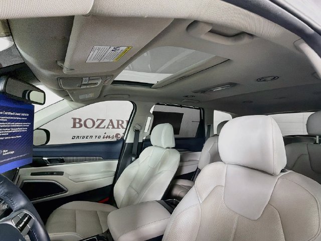 Used 2024 Kia Telluride EX w/ EX Captain's Chair Package FWD image 27