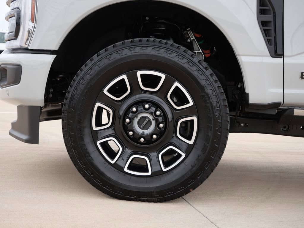 Certified 2026 Ford F250 Platinum AWD/4WD image 11