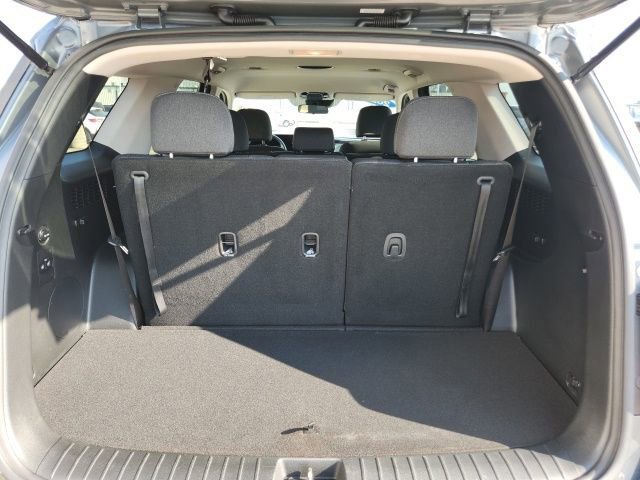 Used 2022 Hyundai Palisade SE image 16