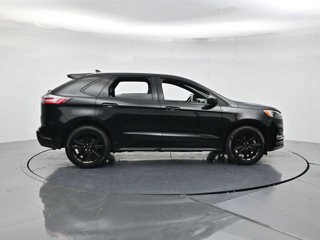 Certified 2024 Ford Edge ST-Line AWD/4WD image 2