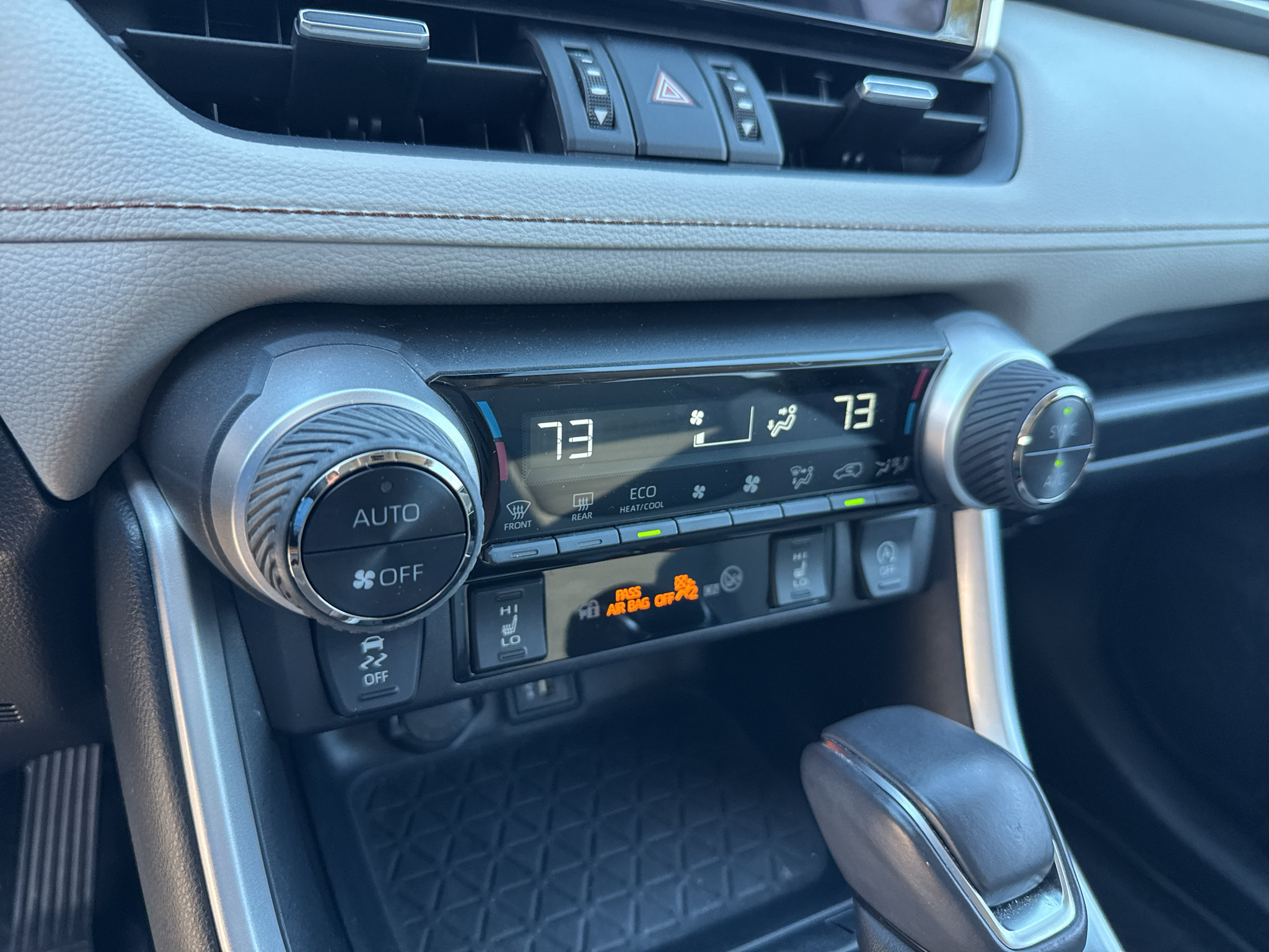 Used 2025 Toyota RAV4 XLE Premium w/ Weather Package AWD/4WD image 14