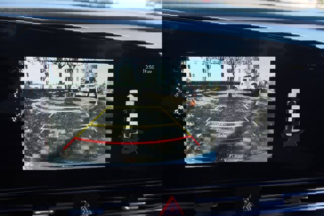 Used 2023 Hyundai Elantra Limited image 30