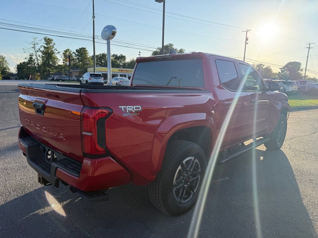 Used 2025 Toyota Tacoma TRD Sport AWD/4WD image 7