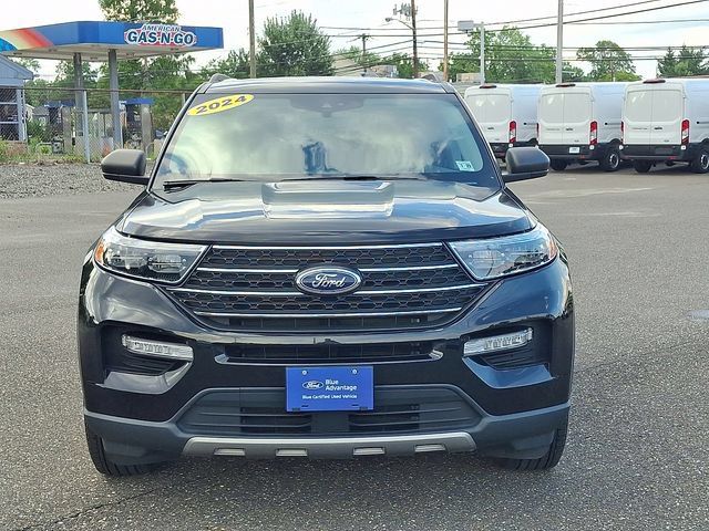 Certified 2024 Ford Explorer XLT w/ Equipment Group 202A AWD/4WD image 2