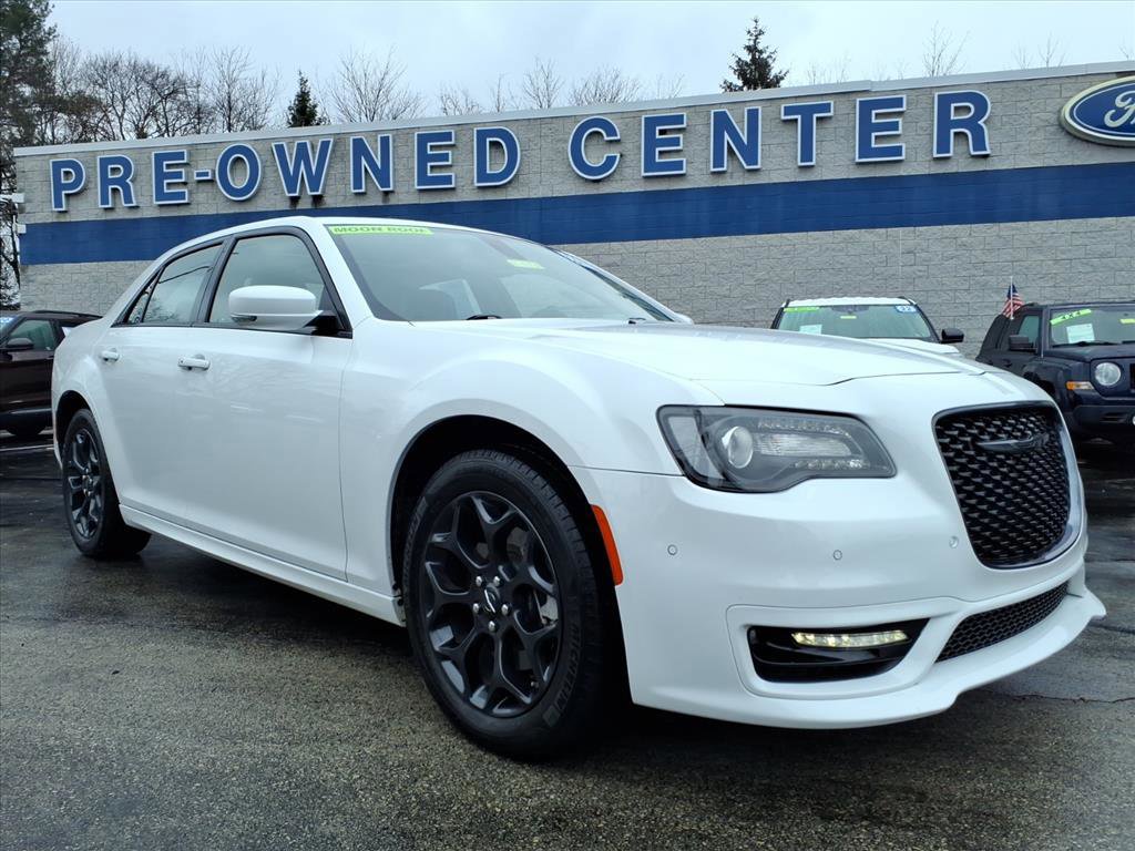 Used 2023 Chrysler 300 Touring L w/ Popular Equipment Group image 7