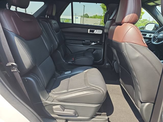 Certified 2023 Ford Explorer Platinum w/ Technology Package AWD/4WD image 11