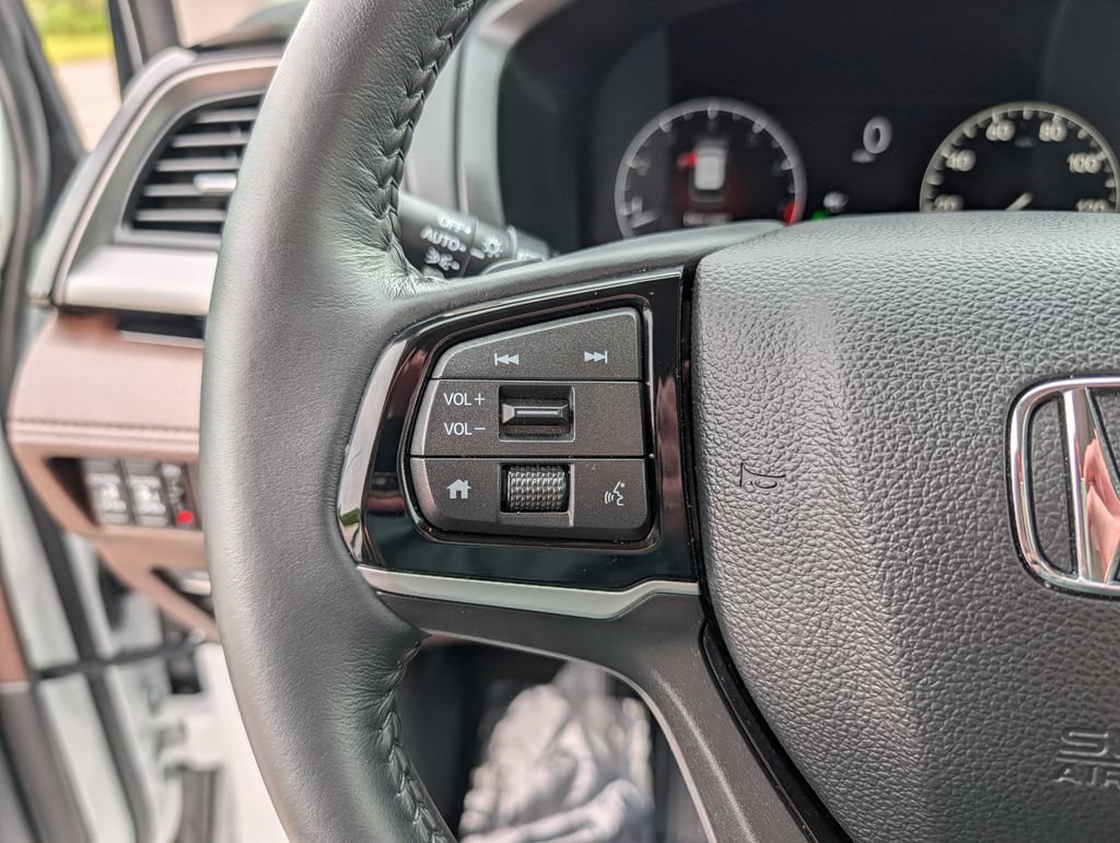 Used 2025 Honda Odyssey Touring image 10