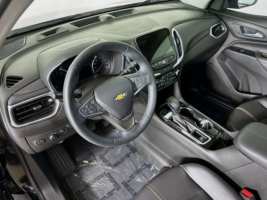 Used 2024 Chevrolet Equinox Premier AWD/4WD image 2