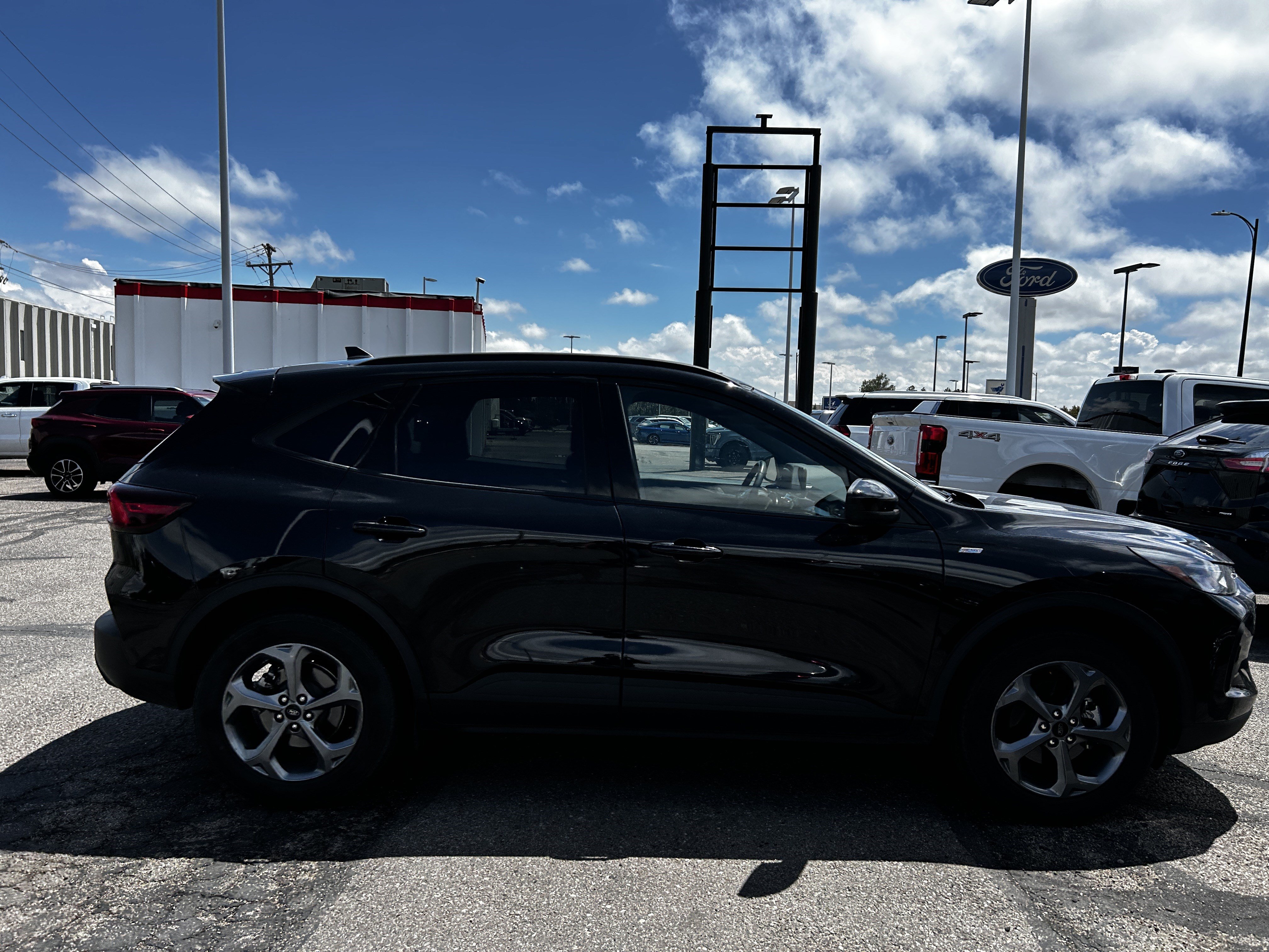 Certified 2025 Ford Escape ST-Line Select AWD/4WD image 7