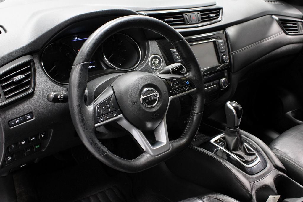 Used 2020 Nissan Rogue SL FWD image 26