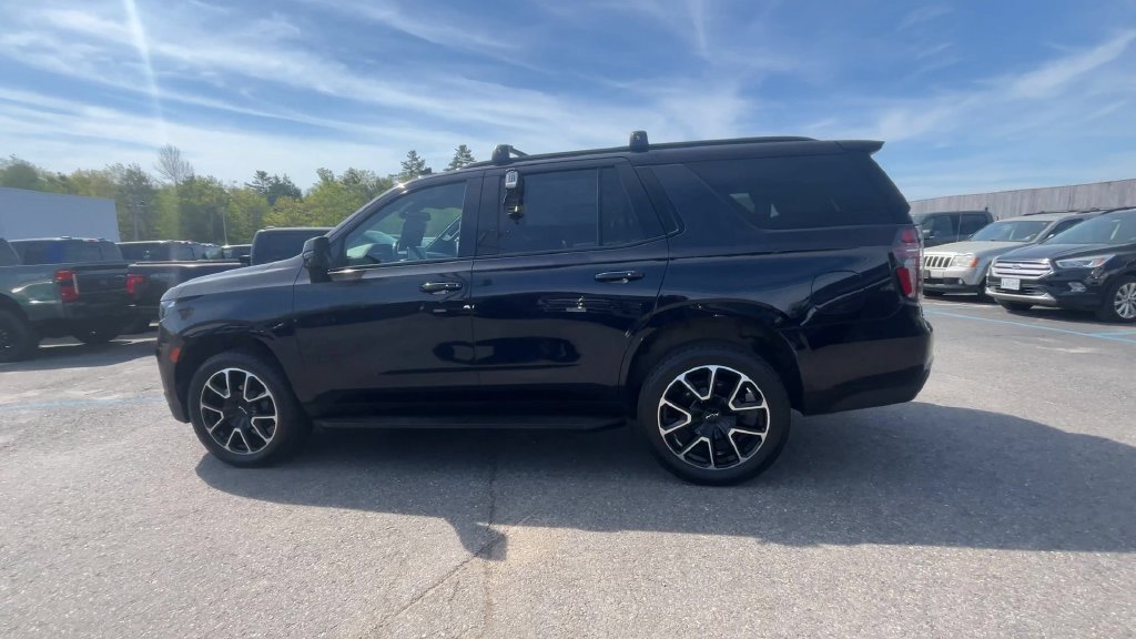 Used 2022 Chevrolet Tahoe RST w/ Luxury Package AWD/4WD image 17