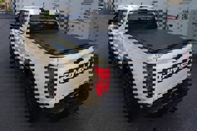 Used 2026 Chevrolet Colorado ZR2 w/ Technology Package image 3