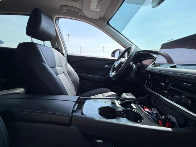 Used 2024 Nissan Rogue SL w/ SL Premium Package FWD image 25
