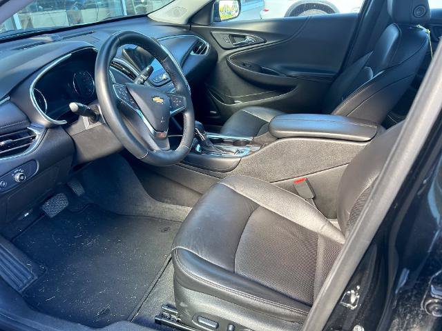 Used 2024 Chevrolet Malibu LT FWD image 2
