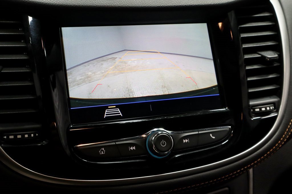 Used 2022 Chevrolet Trax LT w/ Premium Seat Package image 9