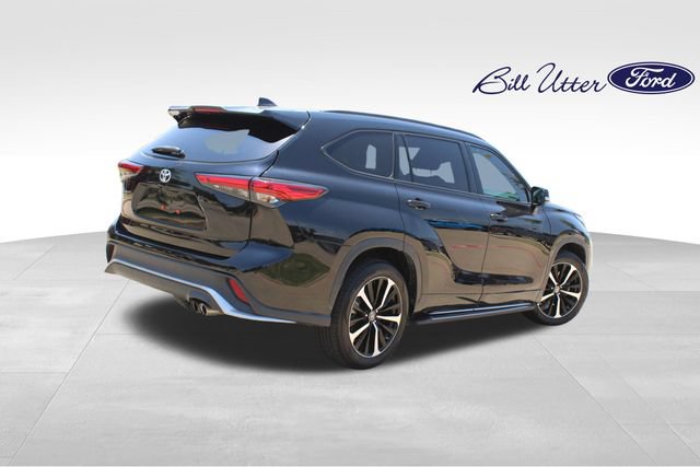 Used 2022 Toyota Highlander XSE FWD image 5