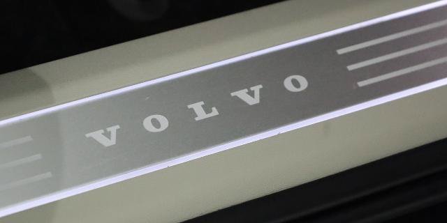 Used 2023 Volvo XC90 B6 Ultimate w/ Protection Package Premier AWD/4WD image 37