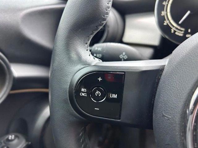 Used 2023 MINI Cooper 2-Door Hardtop image 12