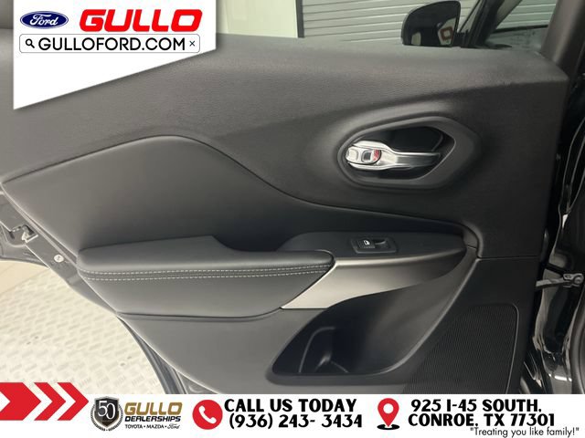 Used 2021 Jeep Cherokee Latitude Lux FWD image 16