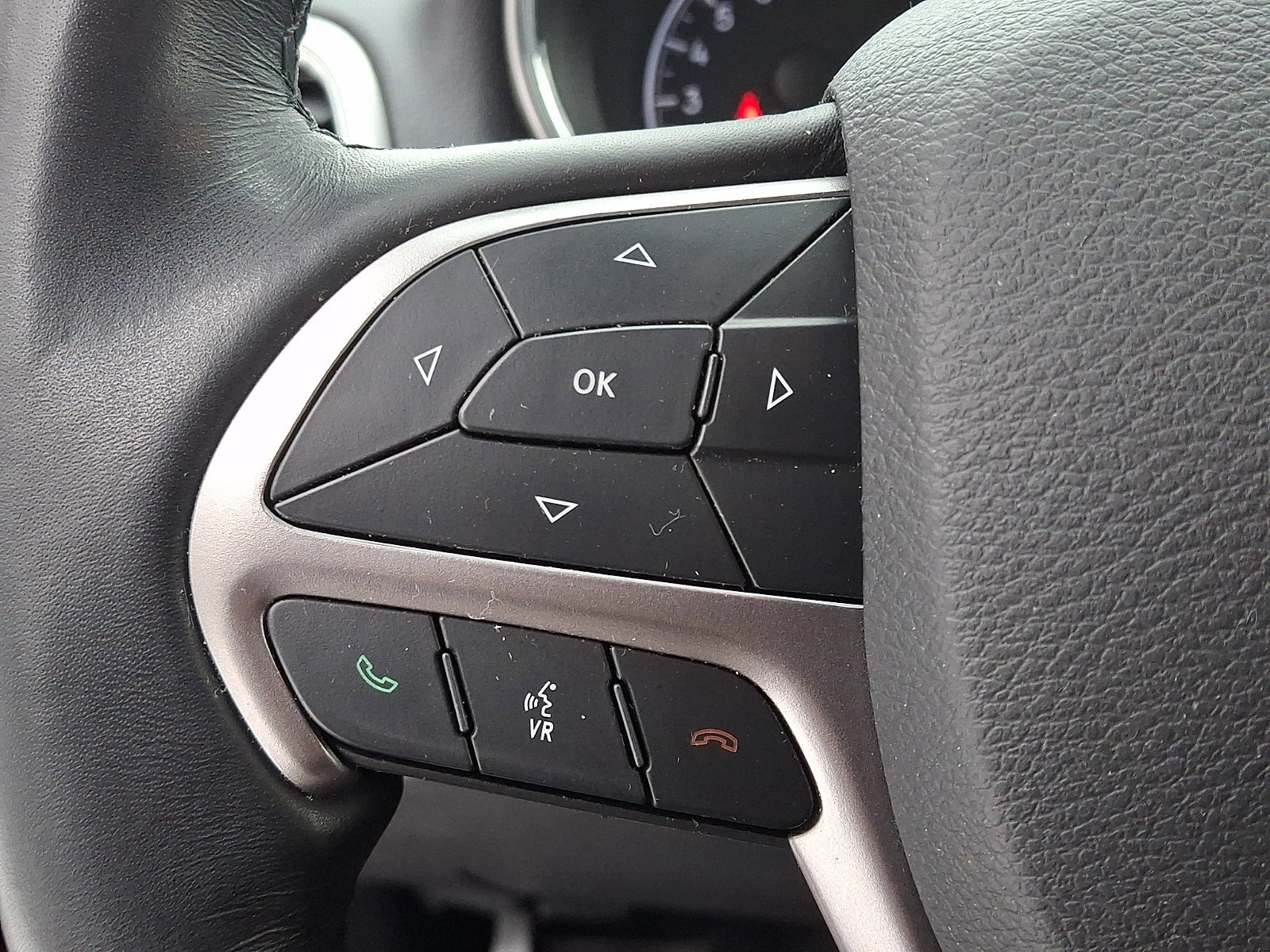 Used 2021 Jeep Grand Cherokee Limited image 25