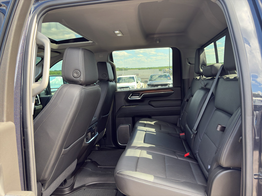 Used 2024 GMC Sierra 2500 Denali w/ Denali Reserve Package AWD/4WD image 13