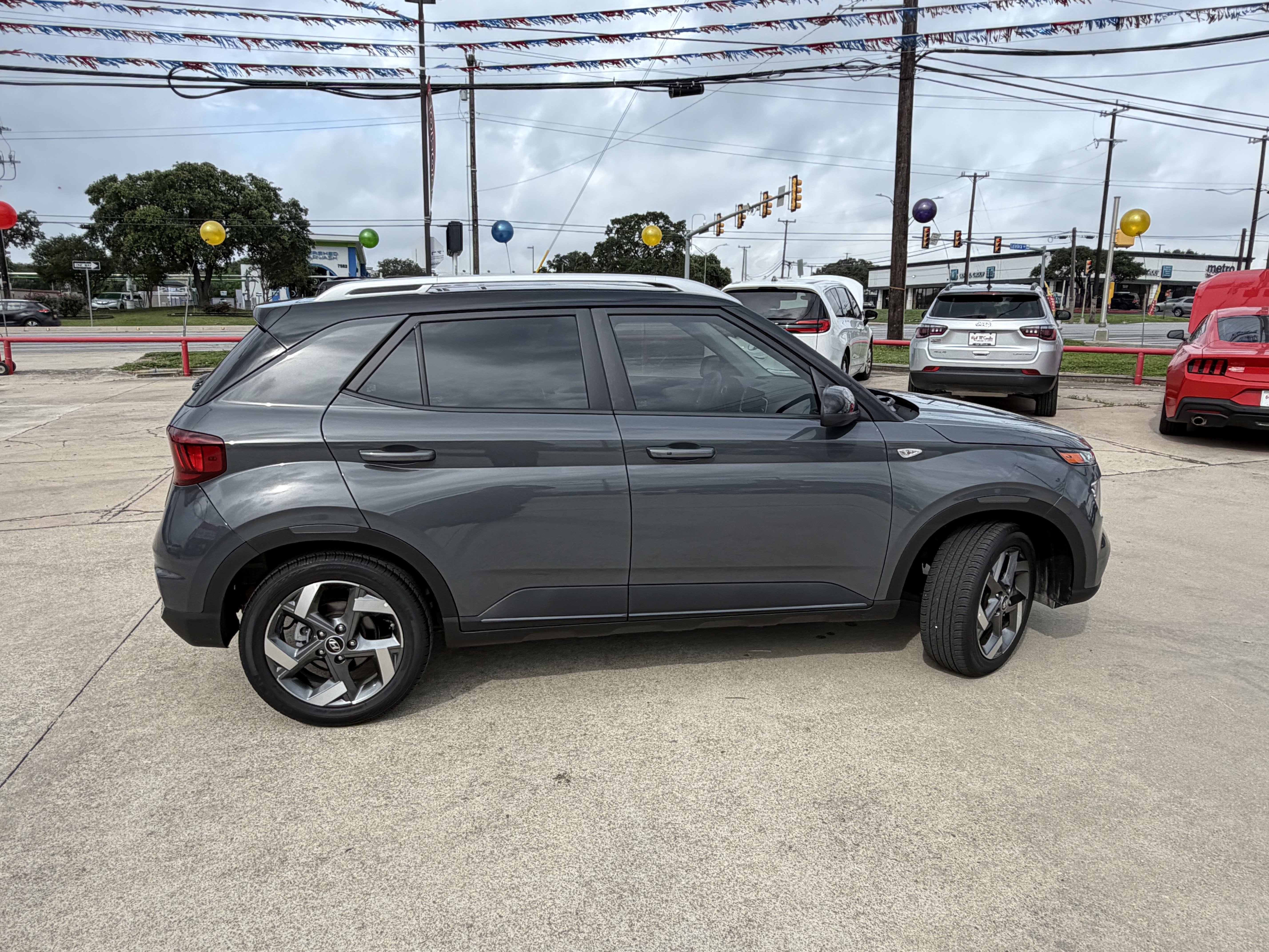Used 2024 Hyundai Kona SEL w/ Convenience Package FWD image 9