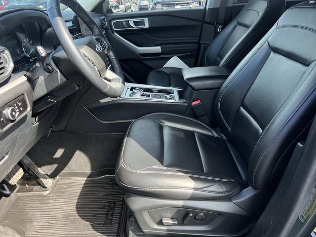 Certified 2023 Ford Explorer XLT w/ Equipment Group 202A AWD/4WD image 18