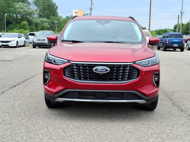 Certified 2023 Ford Escape Platinum w/ Premium Technology Package AWD/4WD image 2