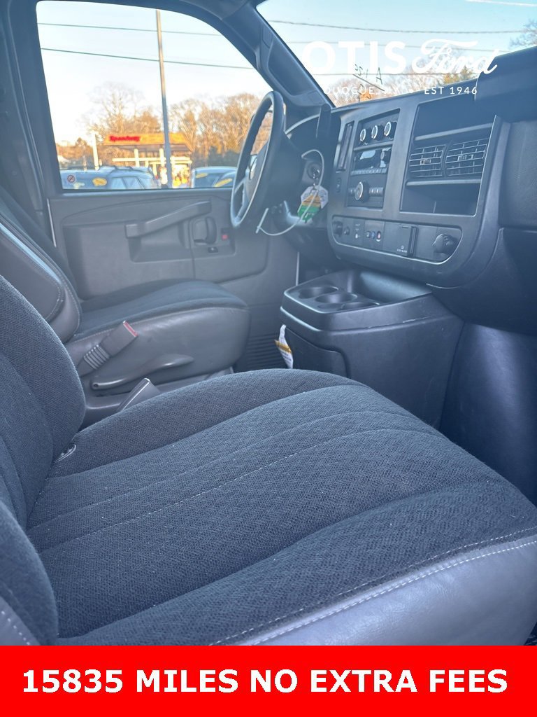 Used 2024 Chevrolet Express 2500 w/ Driver Convenience Package image 5