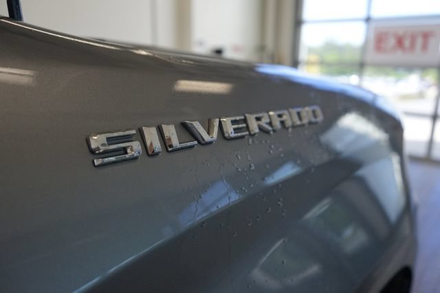Used 2020 Chevrolet Silverado 1500 Custom w/ Custom Convenience Package AWD/4WD image 15