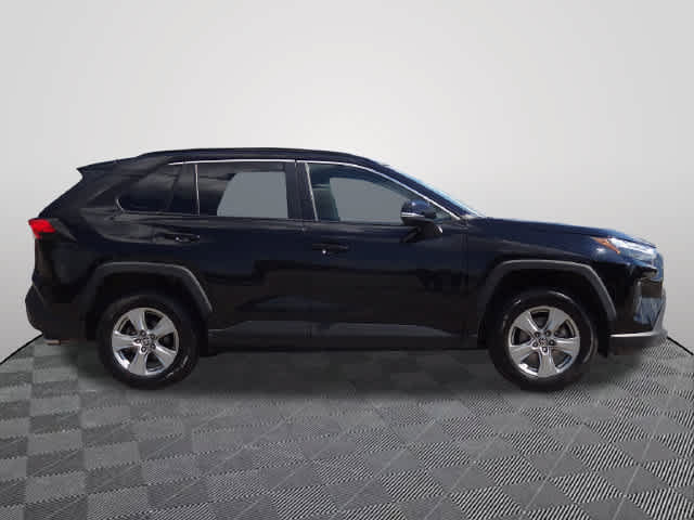 Used 2024 Toyota RAV4 XLE AWD/4WD image 4