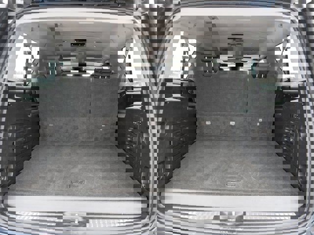 Used 2020 Chevrolet Suburban Premier image 31