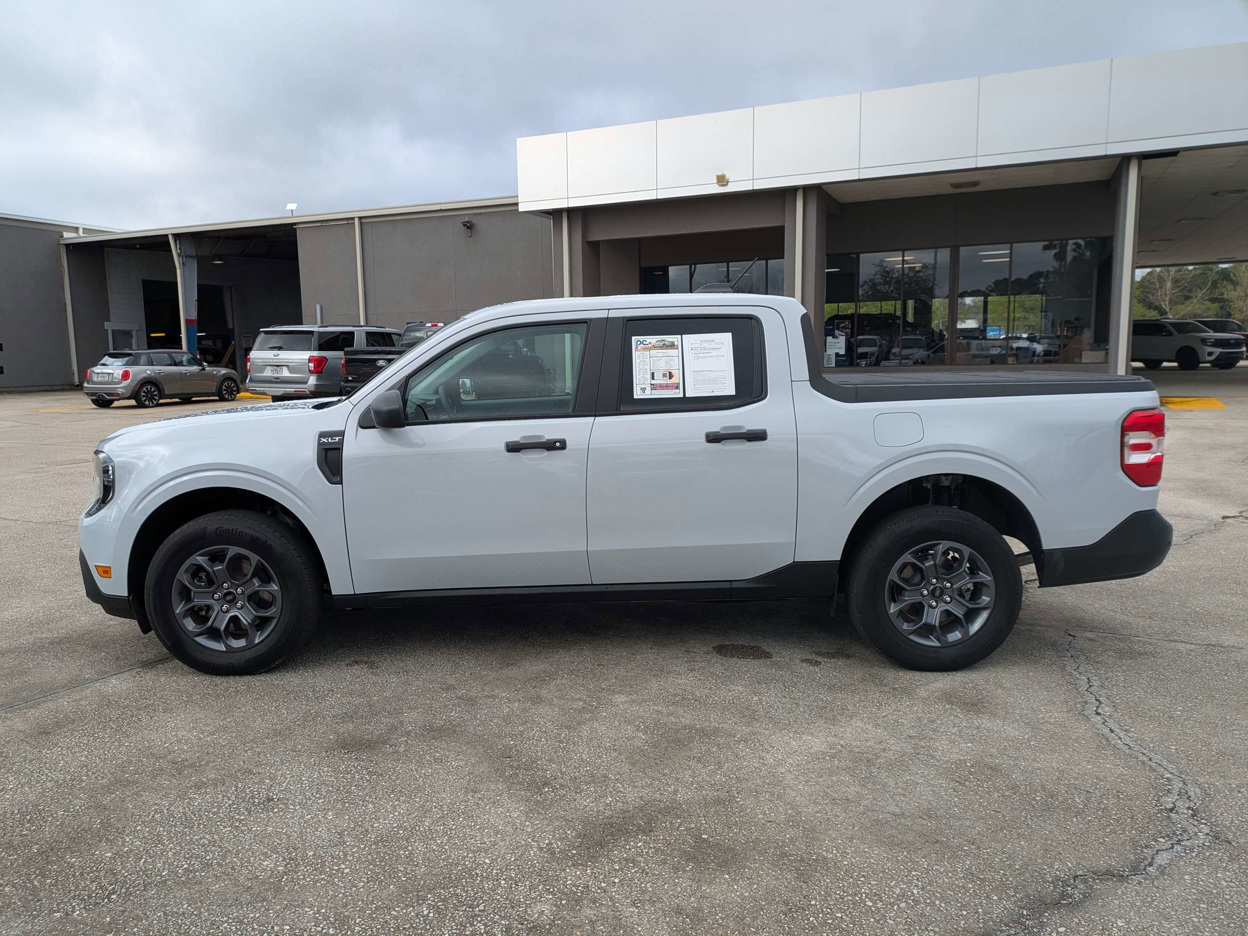 Certified 2025 Ford Maverick XLT w/ Equipment Group 302A image 2