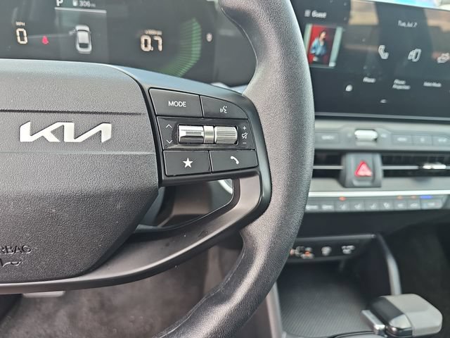 Used 2025 Kia K4 FWD image 18