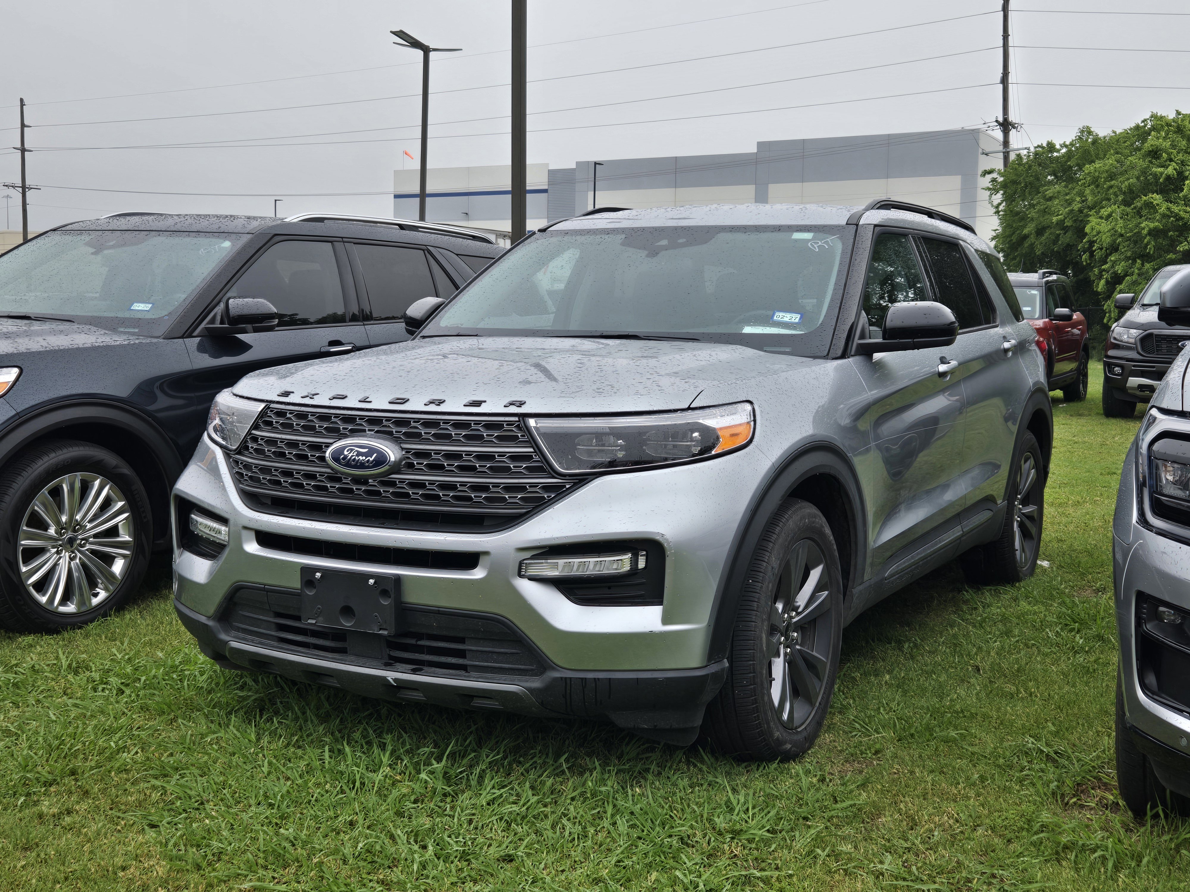 Certified 2023 Ford Explorer XLT w/ Equipment Group 202A RWD image 3