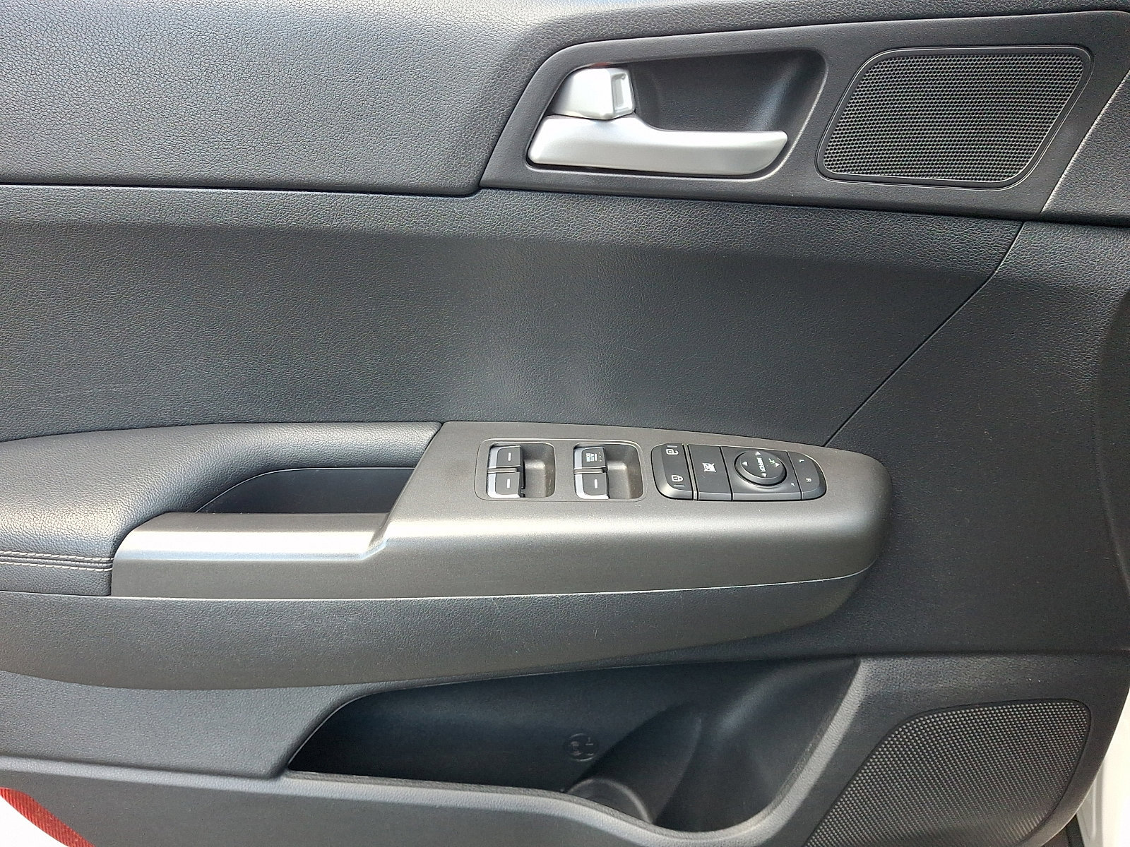 Used 2018 Kia Sportage LX image 15