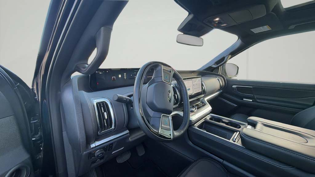 Certified 2025 Ford Expedition Max Platinum w/ Stealth Appearance Package AWD/4WD image 13