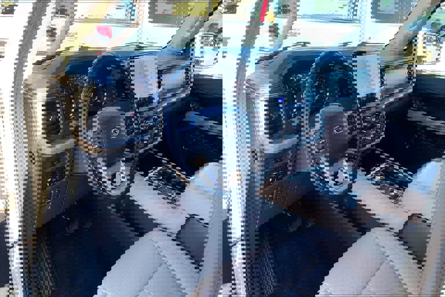 Certified 2024 Ford Expedition Max XLT image 17