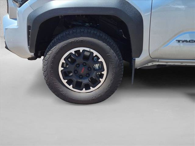 Used 2026 Toyota Tacoma TRD Off-Road w/ TRD Off Road Upgrade Package AWD/4WD image 9