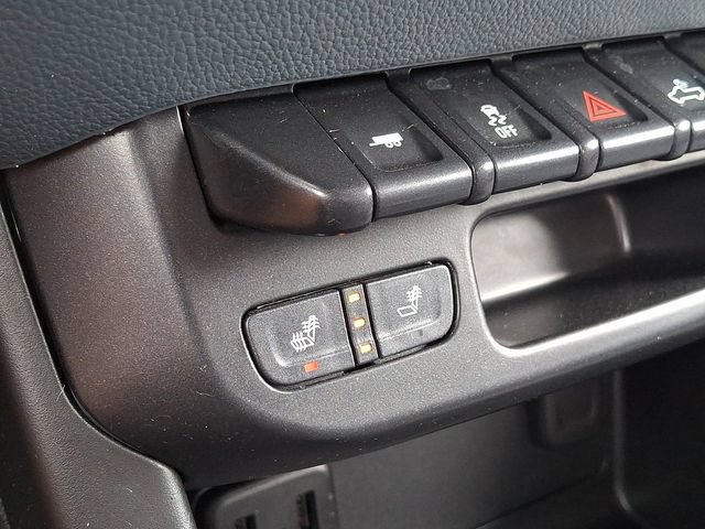 Used 2022 Chevrolet Colorado Z71 AWD/4WD image 23
