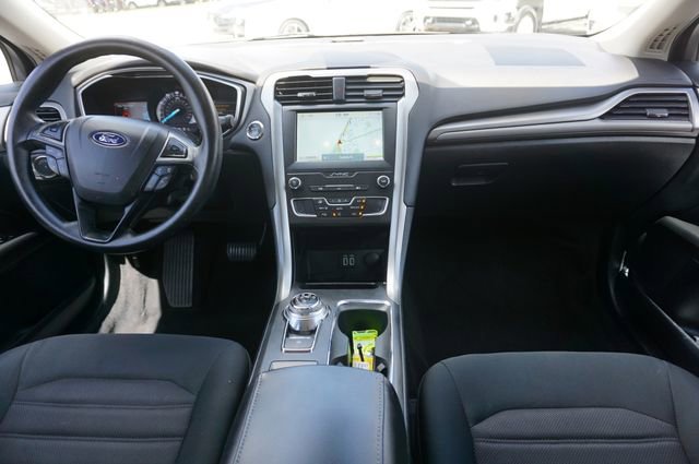 Certified 2020 Ford Fusion SE image 6