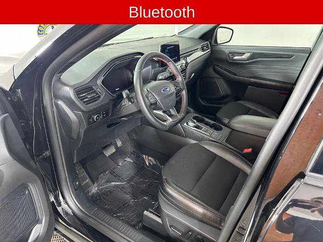 Certified 2025 Ford Escape ST-Line Select AWD/4WD image 8