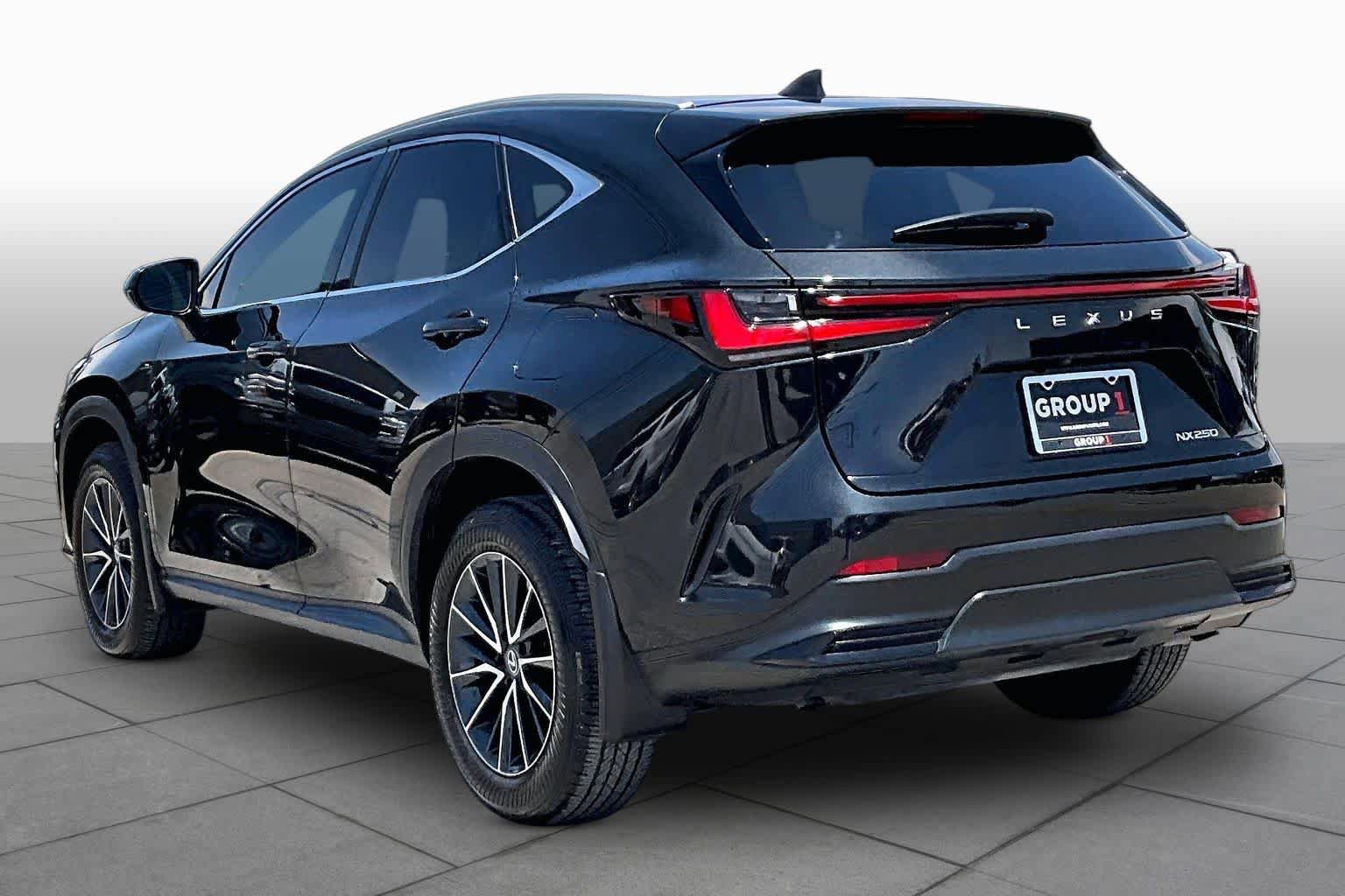 Used 2024 Lexus NX 250 FWD image 11