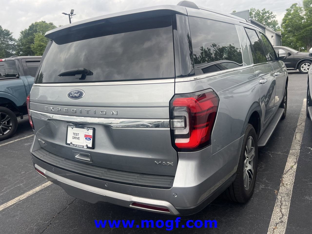 Certified 2024 Ford Expedition Max Limited RWD image 3