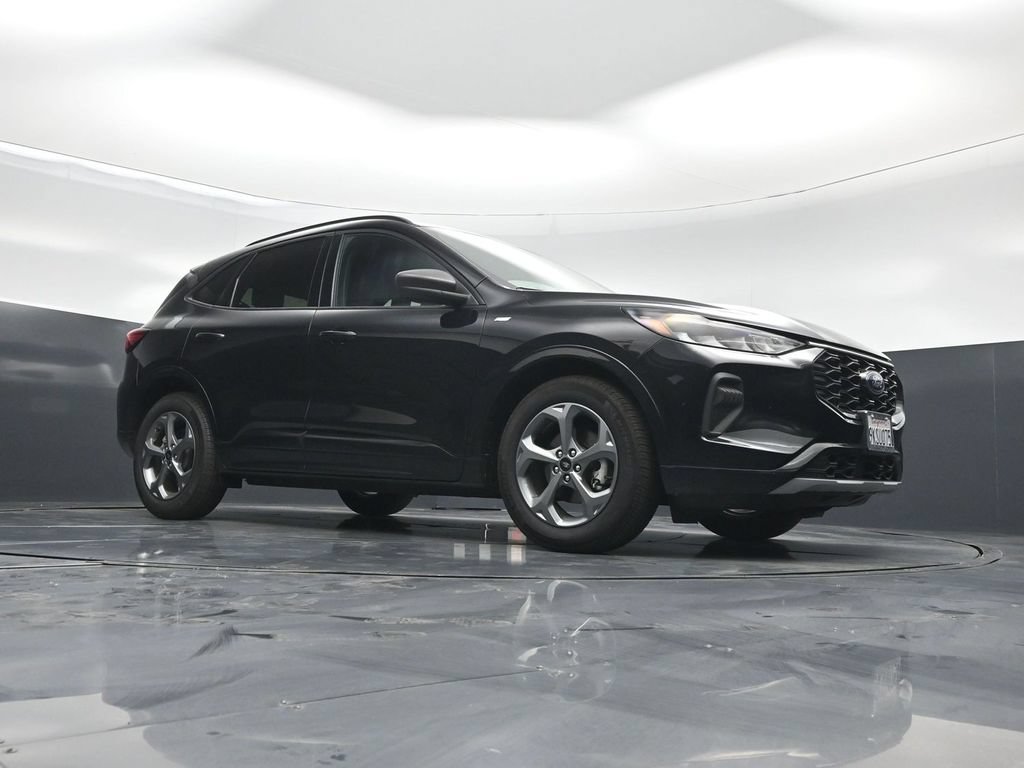 Certified 2023 Ford Escape ST-Line w/ Equipment Group 301A FWD image 4