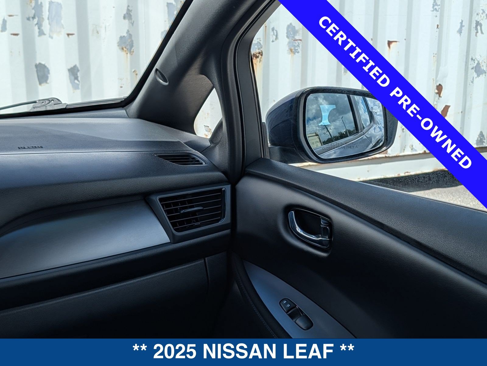 Used 2025 Nissan Leaf S FWD image 18